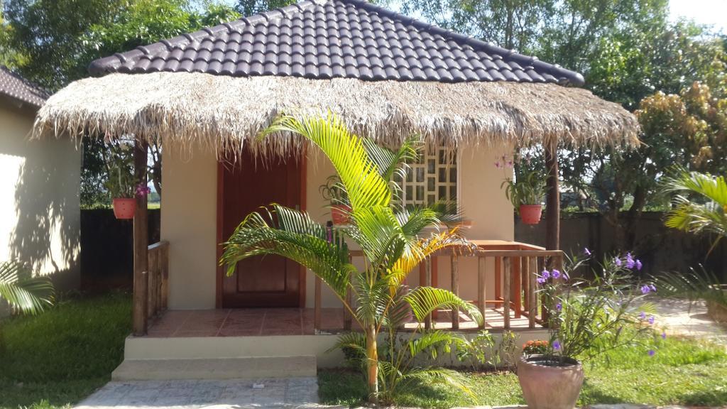 The Moonflower Bungalow Otel Sihanoukville Dış mekan fotoğraf
