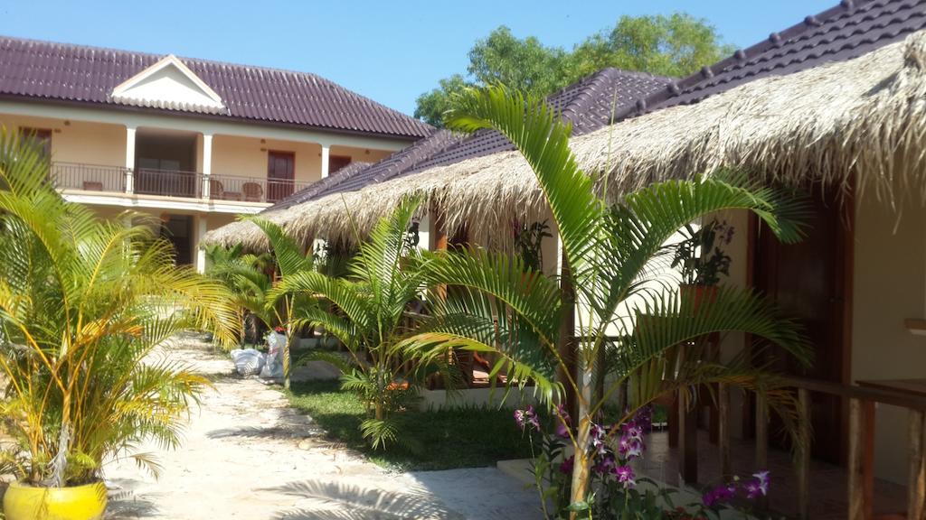 The Moonflower Bungalow Otel Sihanoukville Dış mekan fotoğraf